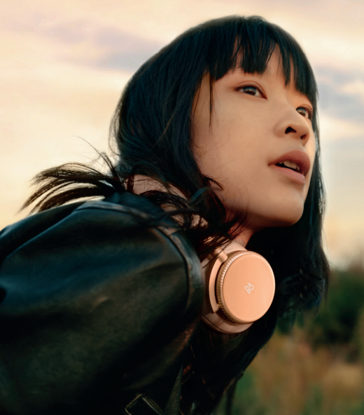 Bang-Olufsen-Beoplay-H100-Premium-Headphones-Fig-1