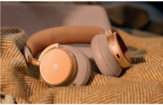 Bang-Olufsen-Beoplay-H100-Premium-Headphones-Fig-14