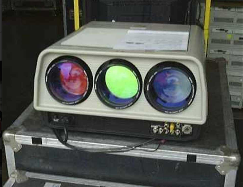 Sony-VPH-1042Q-Color-Video-Projector -Product