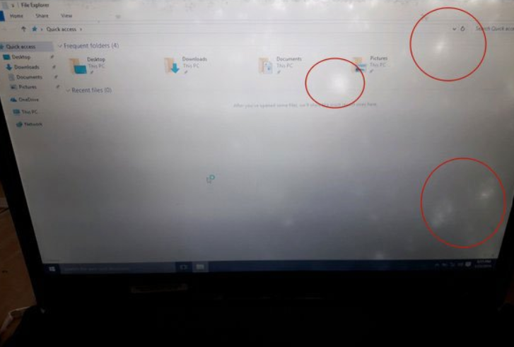 Black-Lines-On-Laptop Screen-Lenovo-Figure-1