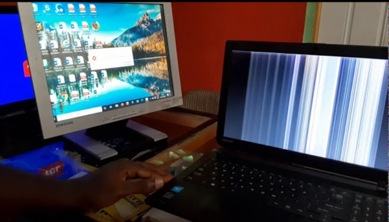 Black-Lines-On-Laptop Screen-Lenovo-Figure-7