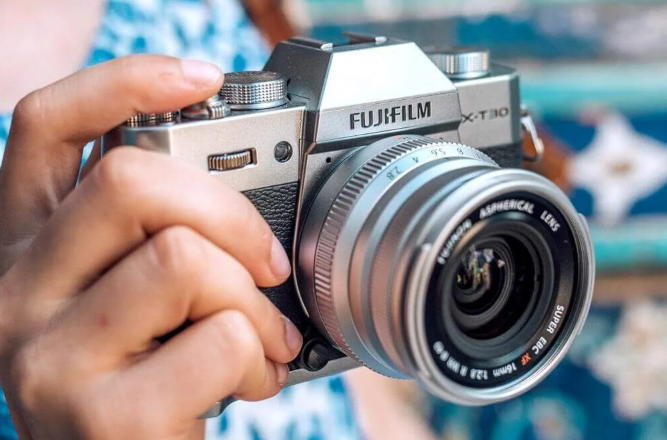 What-Is-A-Mirrorless-Cameras-figure-13